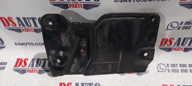 Защита бампера задняя левая Nissan Rogue 2016 2.5 748155ha0 Б/У