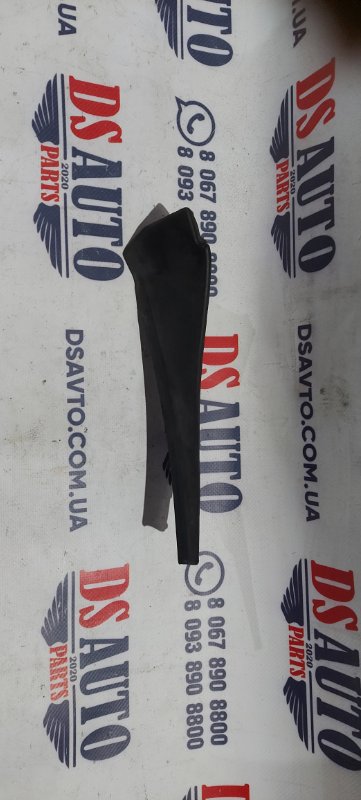 Уголок жабо правый Nissan Rogue 2016 2.5 66894-4BA1A Б/У