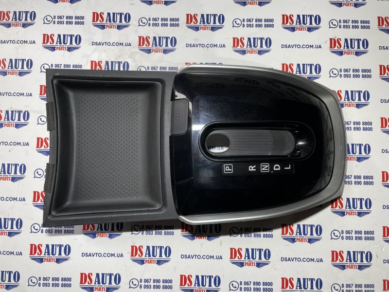 Накладка шифтера передняя Nissan Rogue 2015 2.5 969415НА0А Б/У