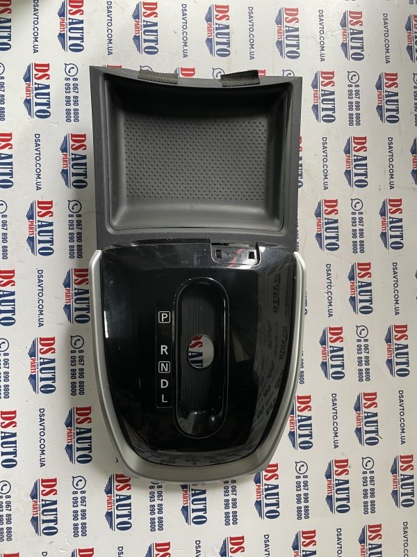 Накладка шифтера Nissan Rogue 2016 2.5 969415НА0А Б/У