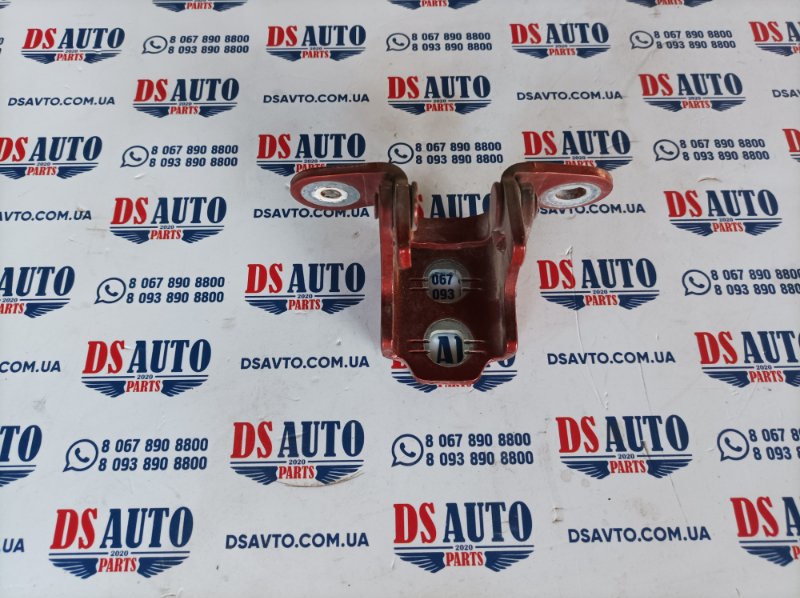 Петля двери задняя левая Dodge Journey 2013 2.4 5067941AC Б/У