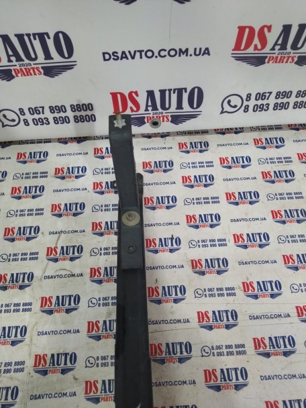 Кронштейн бензобака_ левый Jeep Cherokee KL 2.4