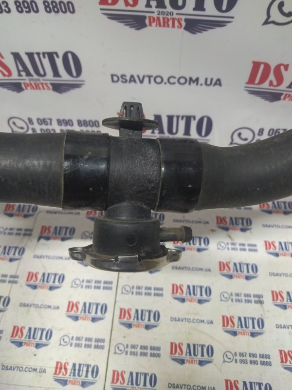 Горловина радиатора Jeep compass 2013+ 2.4 5058482AD Б/У