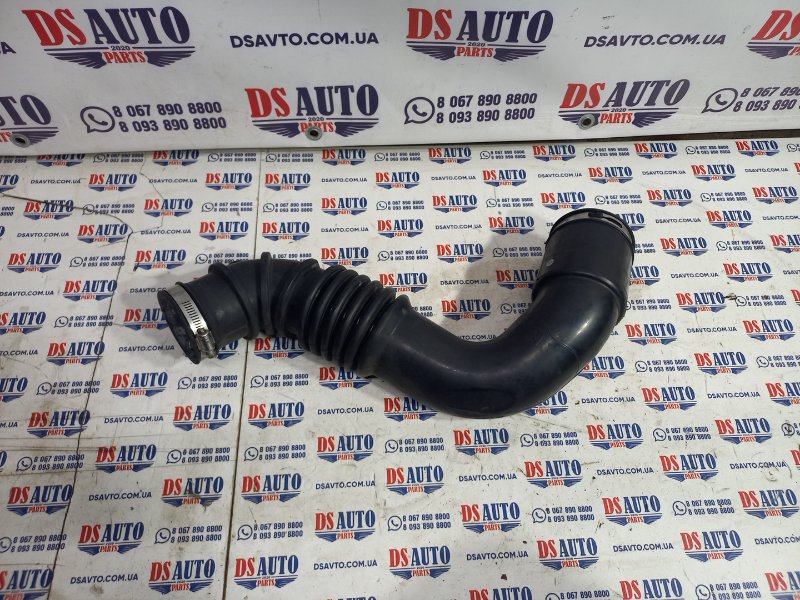 Патрубок воздушного фильтра Dodge Journey 2013 2.4 04891892AB Б/У