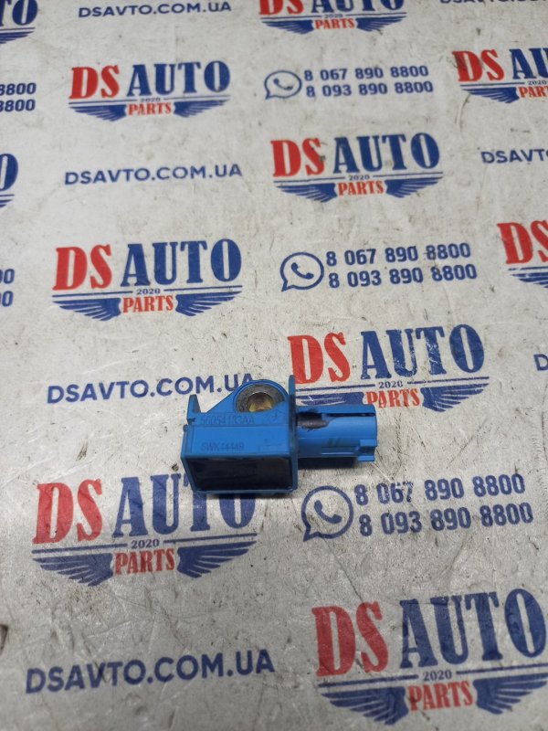 Датчик удара Dodge Journey 2013 2.4 56054183AA Б/У