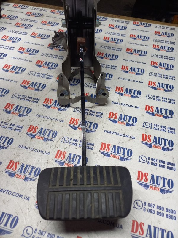 Педаль тормоза Subaru Forester S13 2.5
