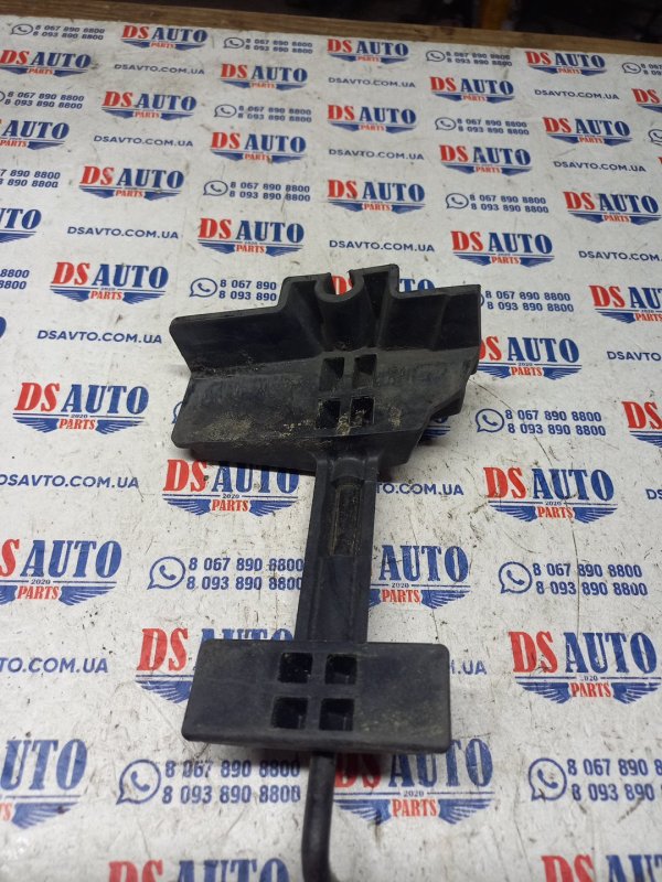 Крепление аккумулятора Dodge Journey 2.4