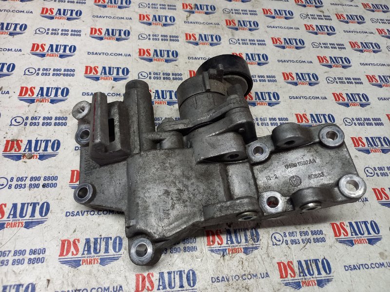 Кронштейн генератора Jeep compass 2013+ 2.4 04891592AA Б/У