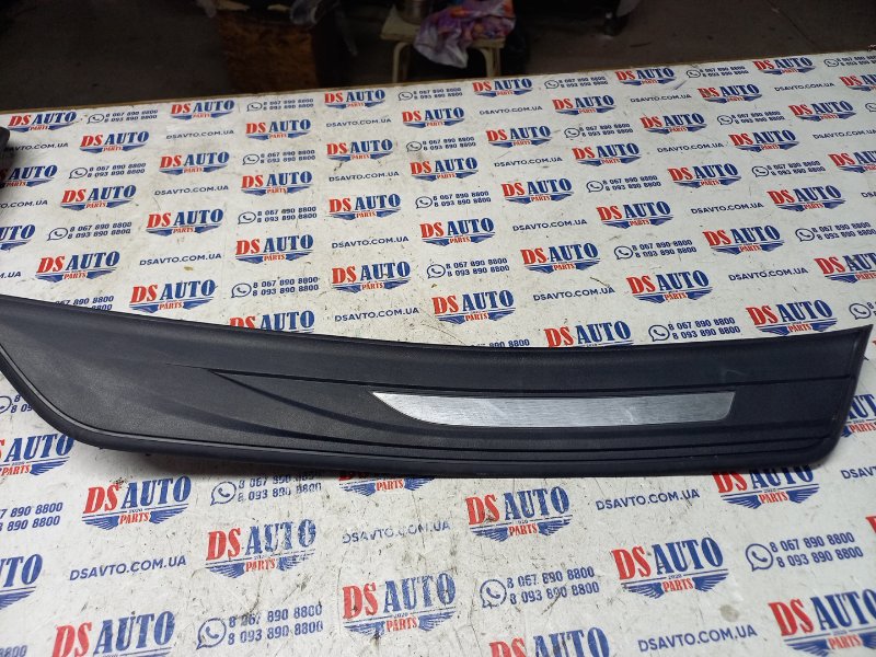 Накладка на порог наружная задняя правая BMW 528 2013 F10 2.0 51 47 7 203 604 Б/У