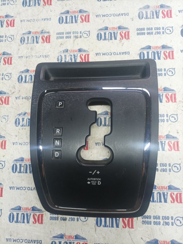 Накладка селектора АКПП Jeep Compass 2014 2.4 1jm52trmaa Б/У