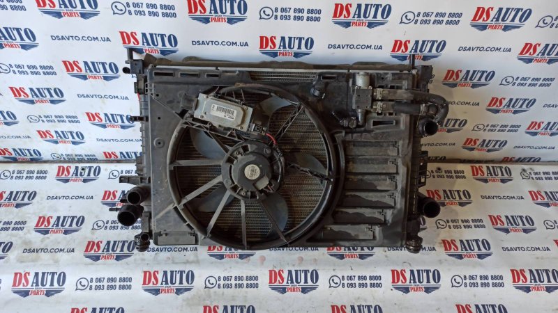 Радиатор охлаждения двигателя Ford Escape 11/2014 МК3 1.6 CV6Z-8005-B Б/У