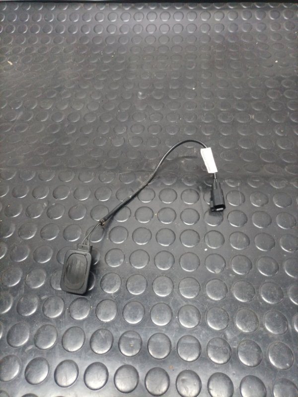 Кнопка открывания багажника Dodge Journey 2013 2.4 68080582AA Б/У