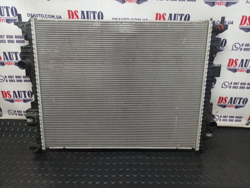 Запчасть радиатор охлаждения двигателя Ford Escape 2020 Mk4 1.5 lx618006ae Б/У Радиатор охлаждения двигателя Ford Escape 2020 Mk4 1.5 lx618006ae Б/У