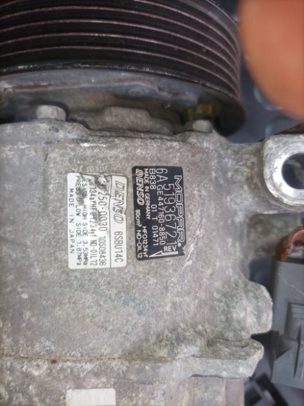 Запчасть компрессор кондиционера Jeep Renegade 2015+ 2.4 68245074AA Б/У Компрессор кондиционера Jeep Renegade 2015+ 2.4 68245074AA Б/У