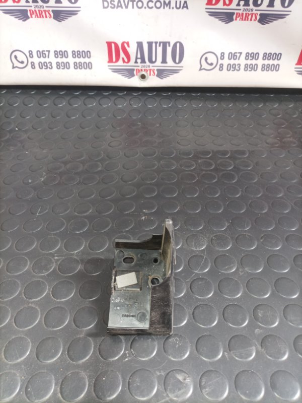 Запчасть кронштейн бампера задний правый Ford Escape 2017 МК3 1.5 gj5417d949ab Б/У Кронштейн бампера задний правый Ford Escape 2017 МК3 1.5 gj5417d949ab Б/У