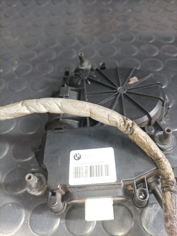 Привод крышки багажника 528 2012 F10 2.0 Привод крышки багажника 528 2012 F10 2.0