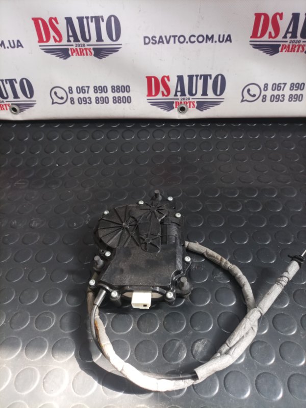 Привод крышки багажника BMW 528 F10 2.0 Привод крышки багажника BMW 528 F10 2.0