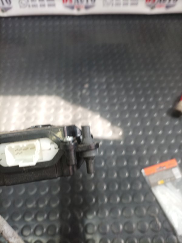 Привод крышки багажника 528 2012 F10 2.0 Привод крышки багажника 528 2012 F10 2.0