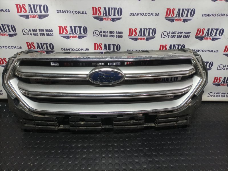 Запчасть решетка радиатора передняя Ford Escape 2017 МК3 1.5 GJ5Z8200C Б/У Решетка радиатора передняя Ford Escape 2017 МК3 1.5 GJ5Z8200C Б/У