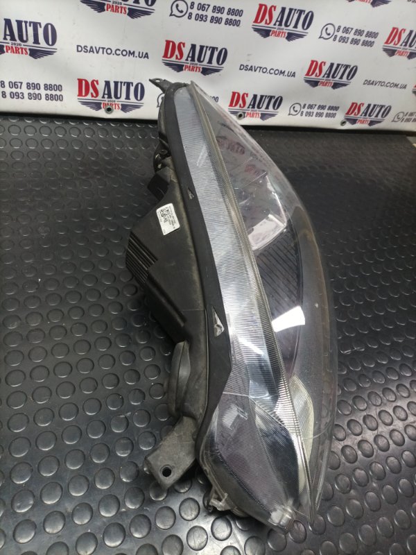 Фара галогеновая передняя левая Ford Escape Mk4 1.5 Фара галогеновая передняя левая Ford Escape Mk4 1.5