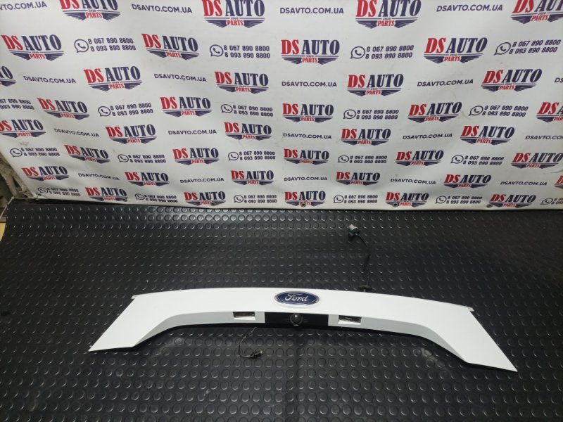 Запчасть накладка двери багажника задняя Ford Escape 2017 МК3 1.5 GJ5Z7843400DA Б/У Накладка двери багажника задняя Ford Escape 2017 МК3 1.5 GJ5Z7843400DA Б/У