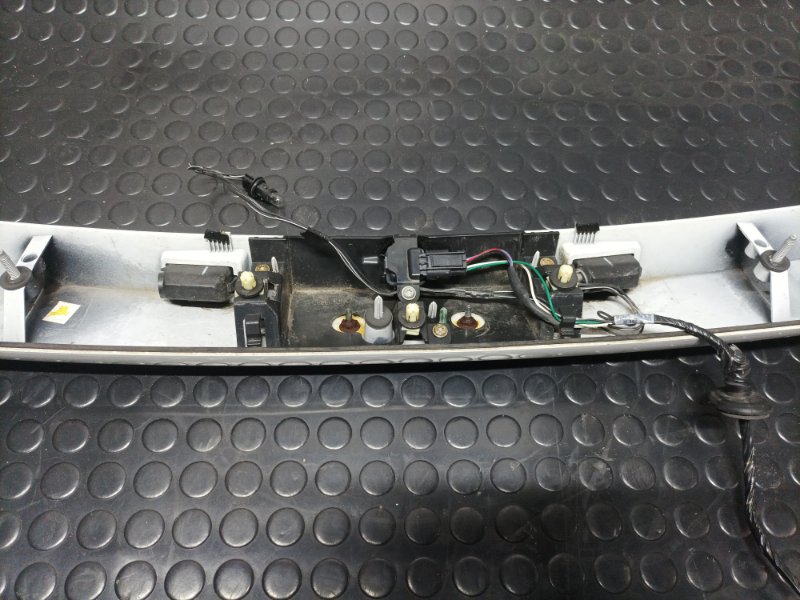 Накладка двери багажника задняя Escape 2017 МК3 1.5 Накладка двери багажника задняя Escape 2017 МК3 1.5