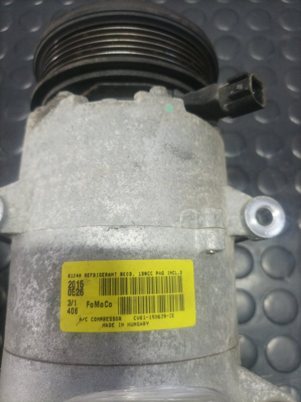 Компрессор кондиционера Ford Escape 2015 МК3 1.6 cv6119d629ce Б/У