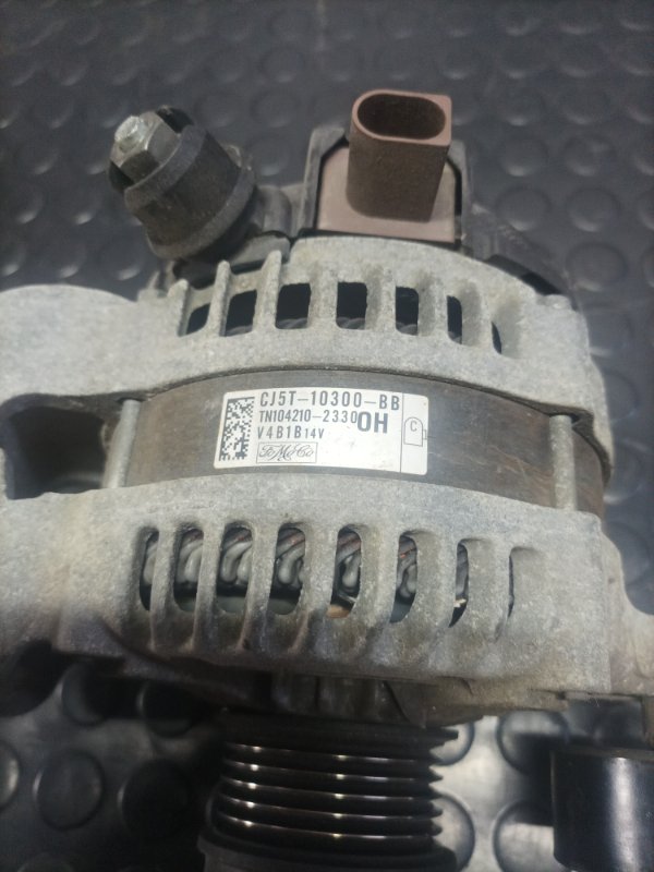 Запчасть генератор Ford Escape 2015 МК3 1.6 cj5t10300bb Б/У Генератор Ford Escape 2015 МК3 1.6 cj5t10300bb Б/У