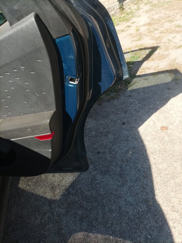 Дверь боковая задняя правая Ford Escape Mk4 1.5 Дверь боковая задняя правая Ford Escape Mk4 1.5