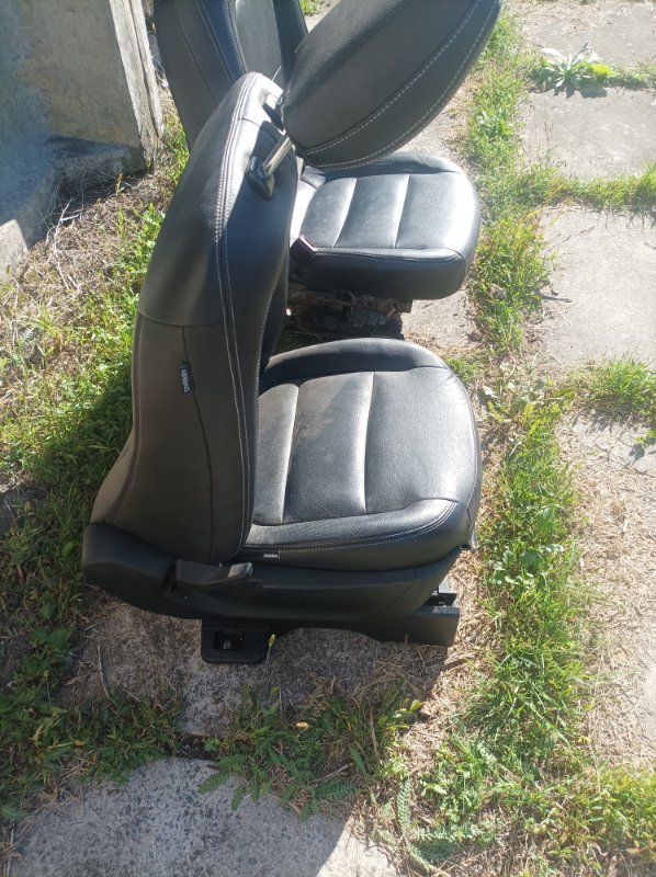 Сиденья комплект Escape 2020 Mk4 2.5 Сиденья комплект Escape 2020 Mk4 2.5