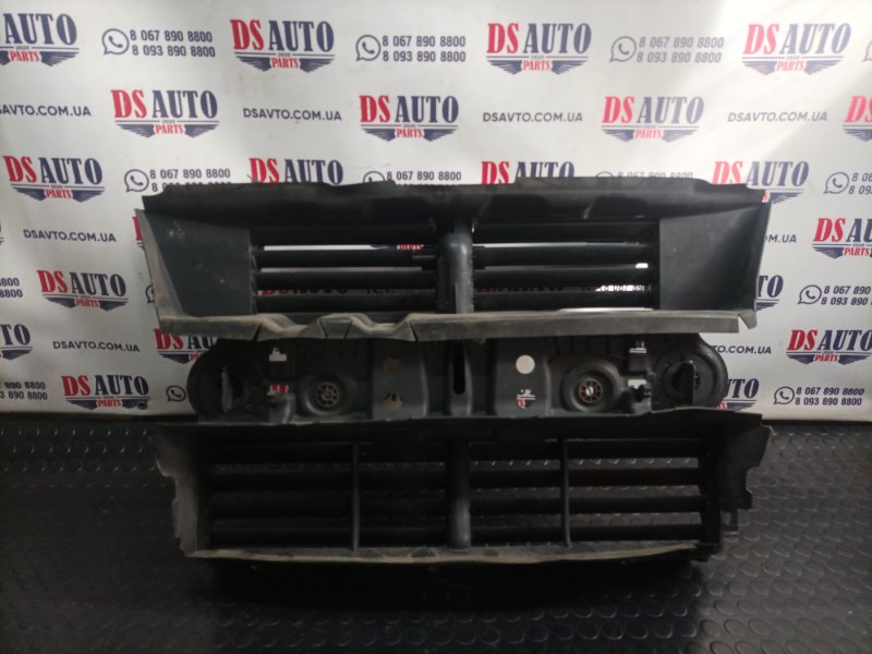 Запчасть жалюзи радиатора Ford Escape 2017 МК3 1.5 gv4b8475ac Б/У Жалюзи радиатора Ford Escape 2017 МК3 1.5 gv4b8475ac Б/У