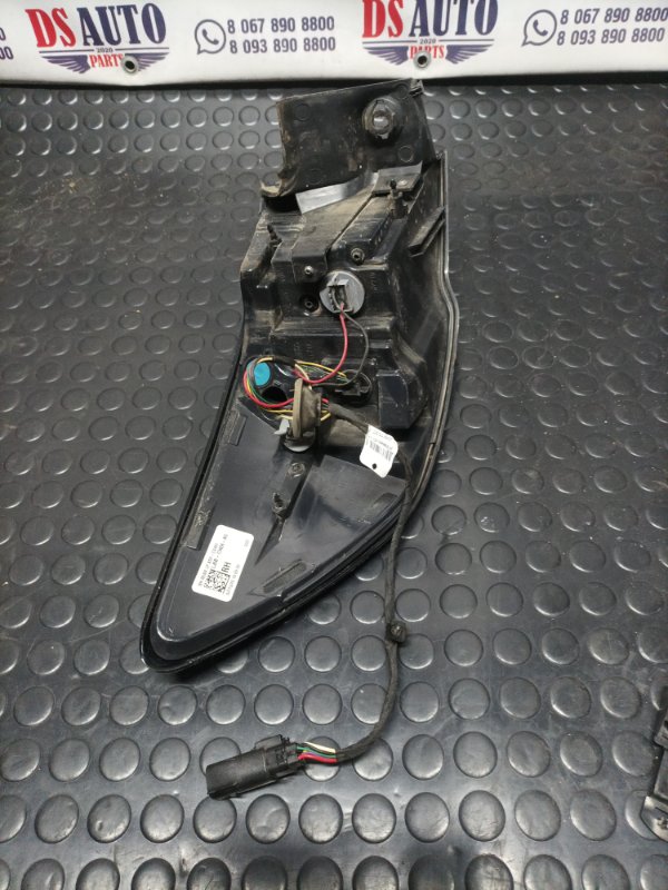 Фонарь крыла задний правый Ford Escape Mk4 2.5 Фонарь крыла задний правый Ford Escape Mk4 2.5