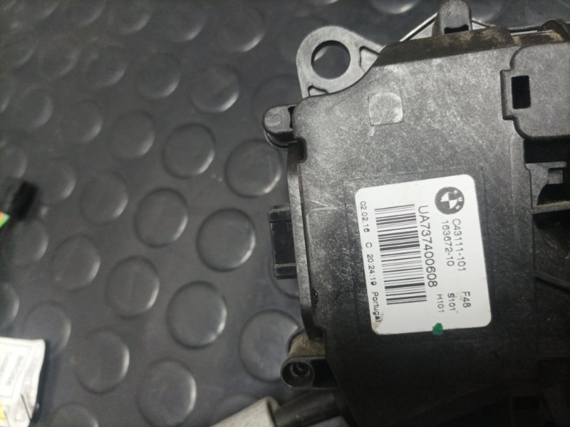 Замок двери багажника X1 2016 F48 Замок двери багажника X1 2016 F48