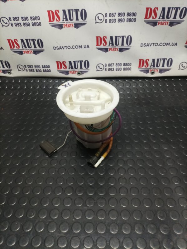 Запчасть топливный насос BMW X1 2016 F48 7300463 Б/У Топливный насос BMW X1 2016 F48 7300463 Б/У