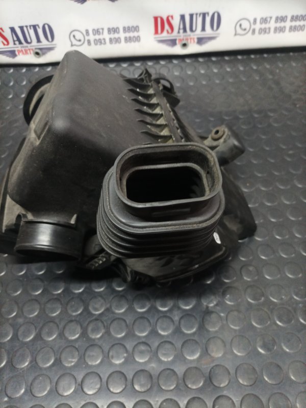 Корпус воздушного фильтра Ford Escape Mk4 2.5