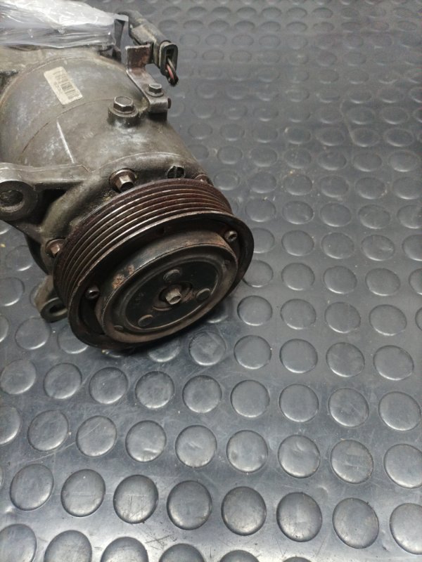 Компрессор кондиционера BMW X1 F48 Компрессор кондиционера BMW X1 F48