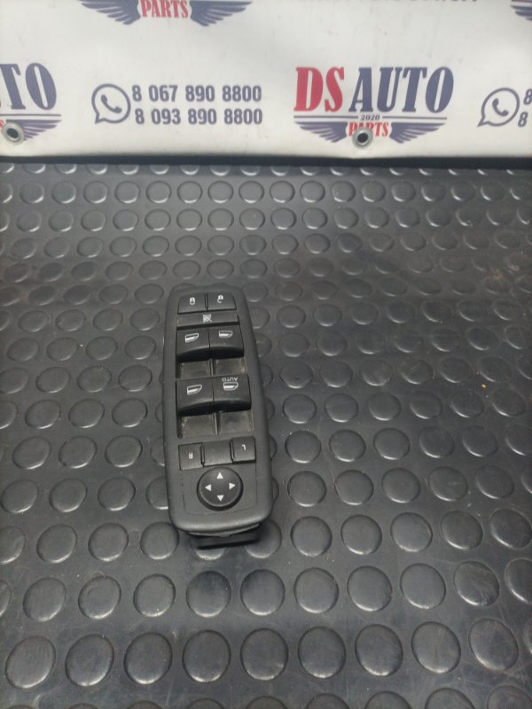 Запчасть блок кнопок передний левый Dodge Journey 2013 2.4 68084001ad Б/У Блок кнопок передний левый Dodge Journey 2013 2.4 68084001ad Б/У