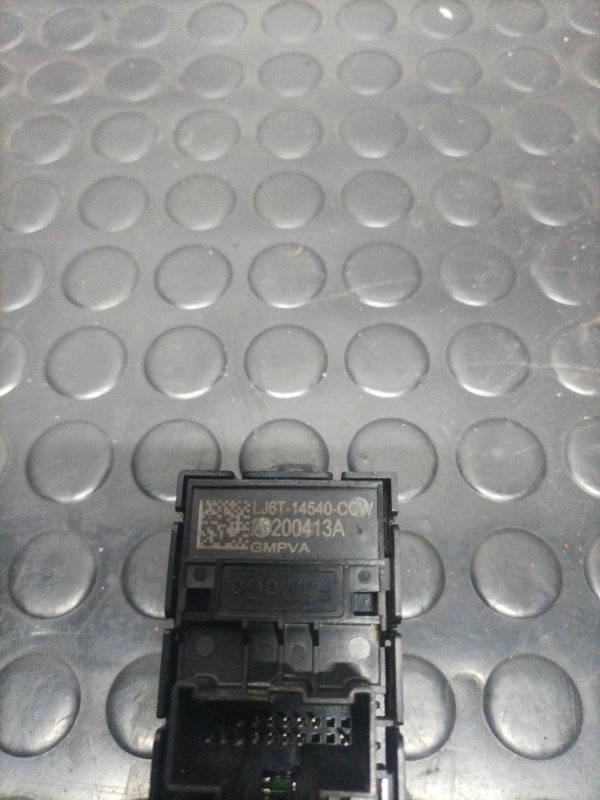 Блок кнопок передний левый Ford Escape Mk4 1.5 Блок кнопок передний левый Ford Escape Mk4 1.5