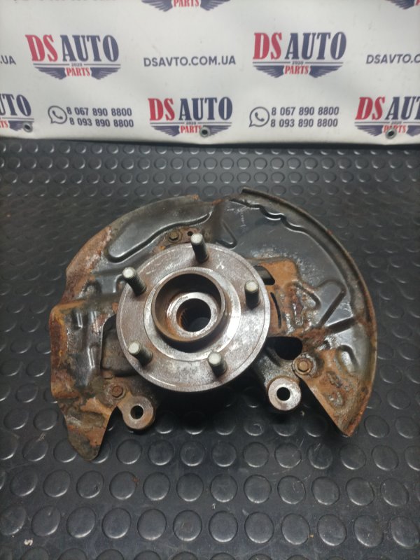 Цапфа передняя правая Ford Escape Mk4 1.5