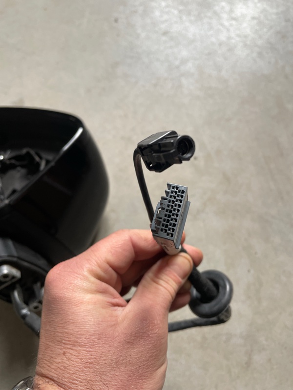 Корпус зеркала XC40