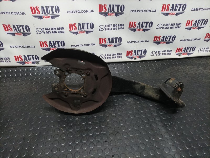 Цапфа задняя правая BMW X1 F48