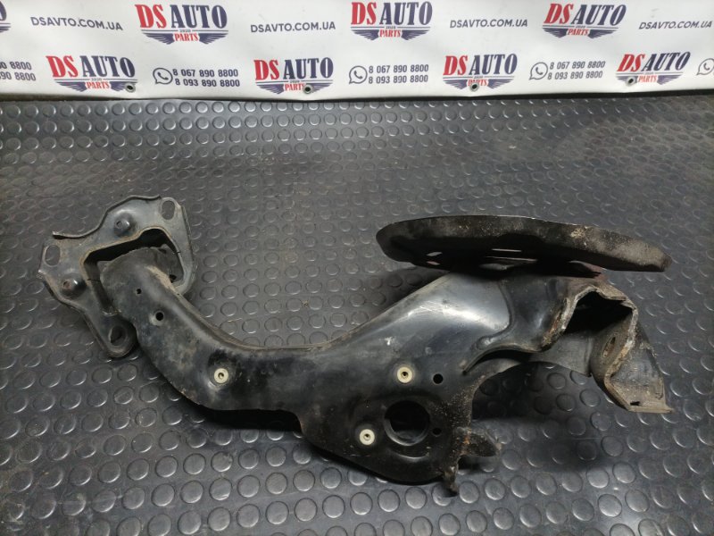 Цапфа задняя левая BMW X1 F48