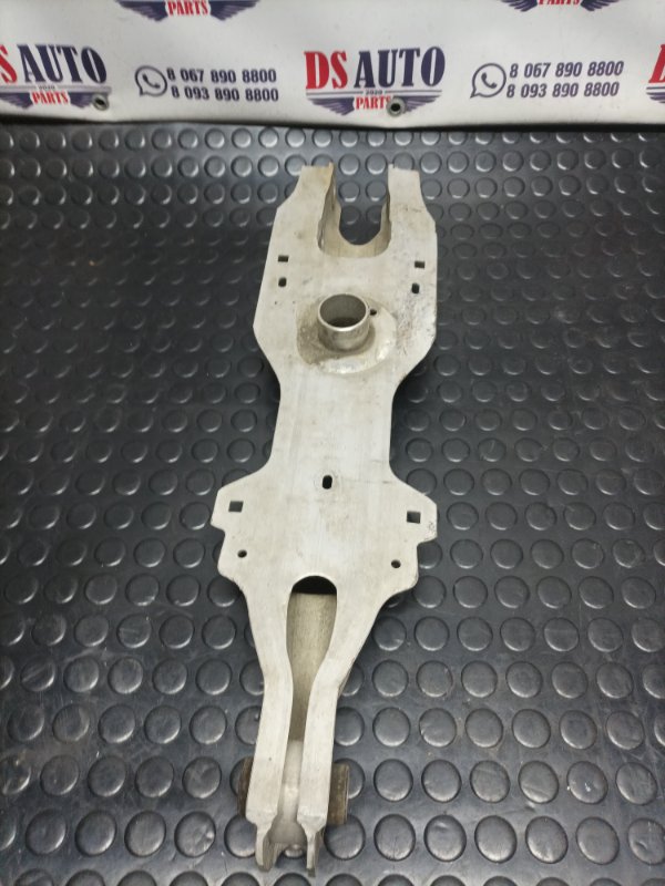 Рычаг подвески нижний задний левый Ford Escape 2013 МК3 LX6Z5500F Б/У