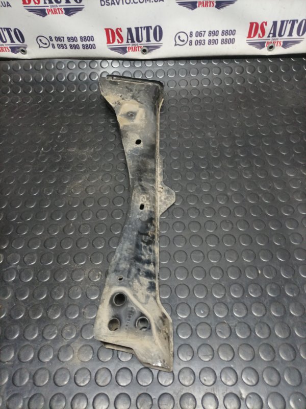 Усилитель подрамника передний левый Escape 2013 МК3