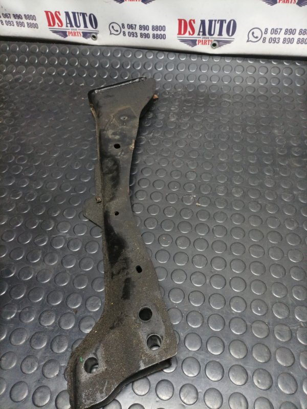 Усилитель подрамника передний правый Escape 2013 МК3