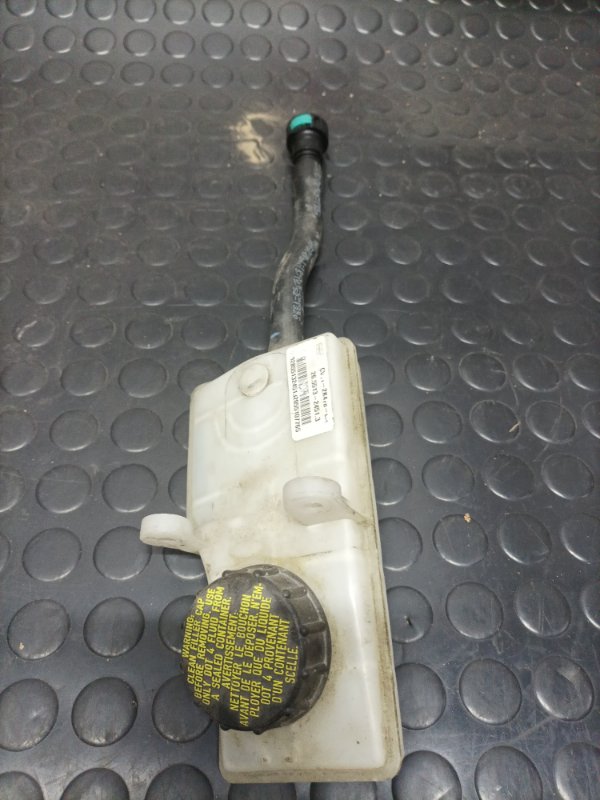 Бачок для тормозной жидкости Ford Escape 2015 МК3 1.6 cv612k478ba Б/У