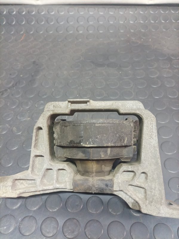 Подушка двигателя передняя правая Ford Escape МК3 1.6