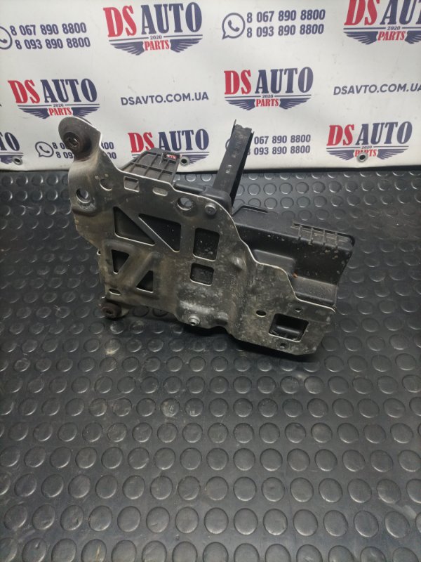 Короб аккумулятора Ford Escape Mk4 1.5