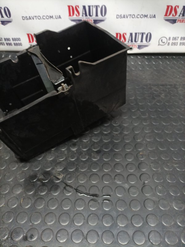 Короб аккумулятора Ford Escape МК3 1.6
