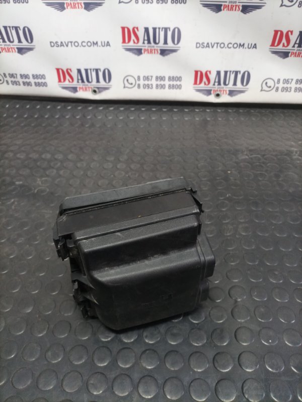 Блок предохранителей Ford Escape Mk4 1.5